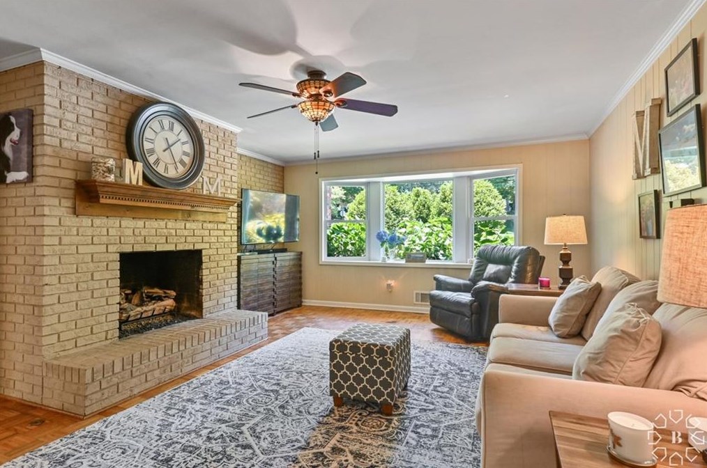 2796 Whitby Dr, Atlanta GA  30340-4914 exterior
