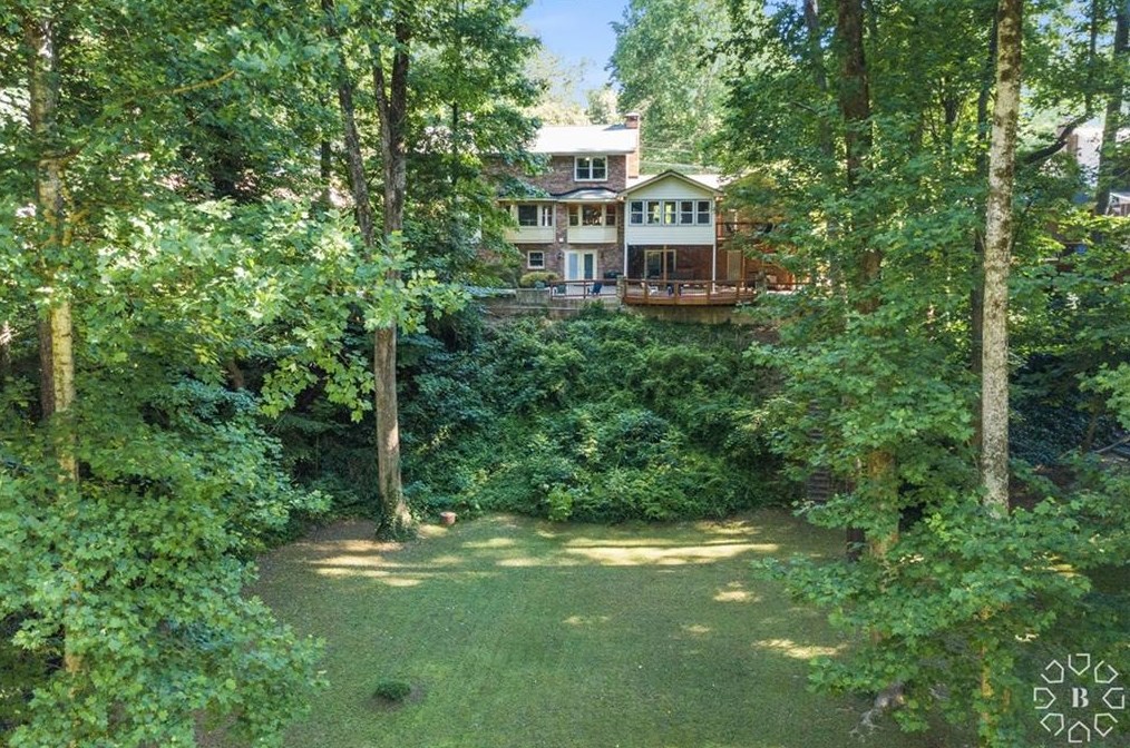 2796 Whitby Dr, Atlanta GA  30340-4914 exterior