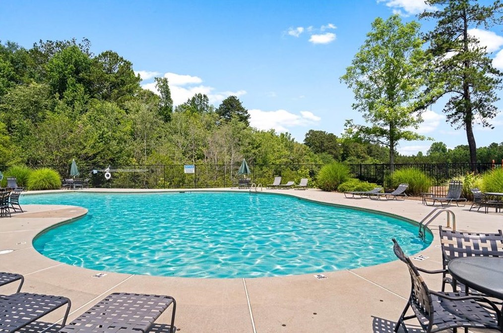 3240 Wolf Club Ln, Atlanta GA  30349-8710 exterior