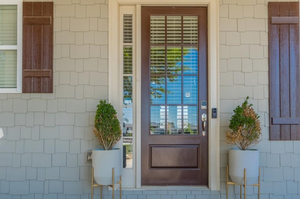 949 Samples Ln, Atlanta GA  30318-4002 exterior
