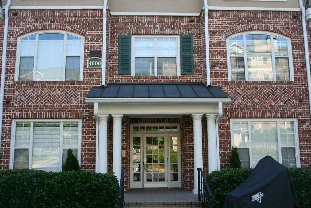 4204 Stratford Cmns, Decatur GA  30033-7442 exterior