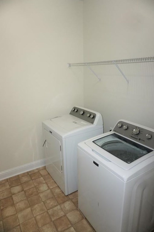 305 Whitley Park Dr, Atlanta GA  30350-1158 exterior
