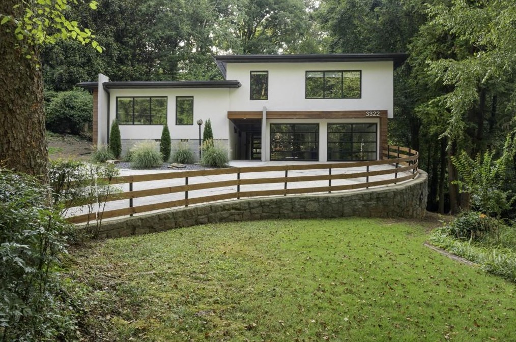 3322 Pinestream Rd, Atlanta GA  30327-2204 exterior