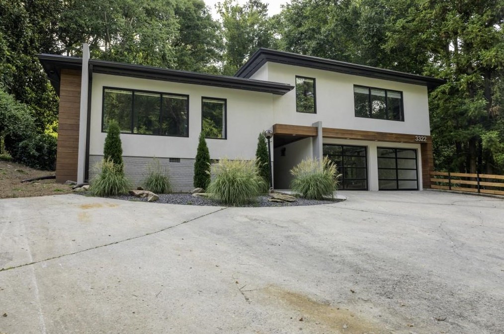 3322 Pinestream Rd, Atlanta GA  30327-2204 exterior