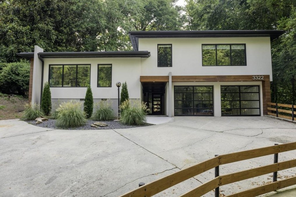 3322 Pinestream Rd, Atlanta GA  30327-2204 exterior