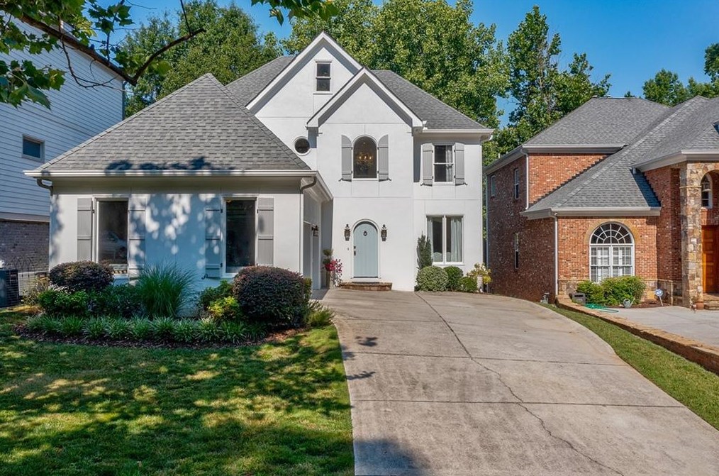 3220 Silver Lake Dr, Atlanta GA  30319-2339 exterior