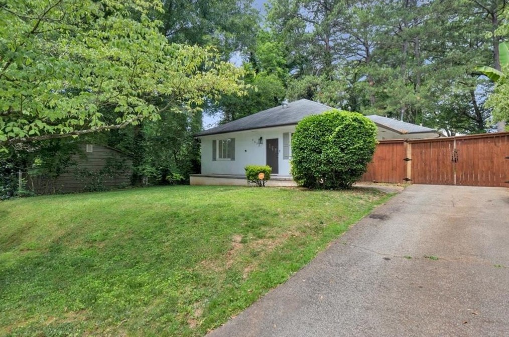 2653 Randall St, Atlanta GA  30344-2627 exterior