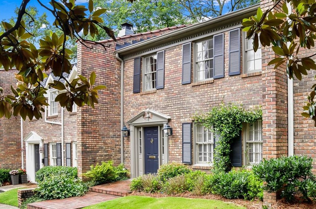 70 Old Ivy Sq, Atlanta GA  exterior