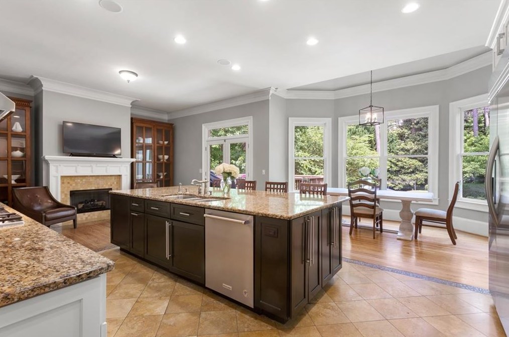 2844 Laurelgate Dr, Decatur GA  30033-1463 exterior