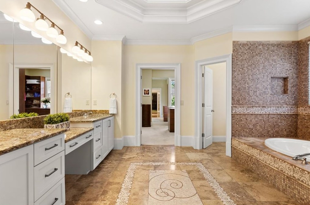 2844 Laurelgate Dr, Decatur GA  30033-1463 exterior