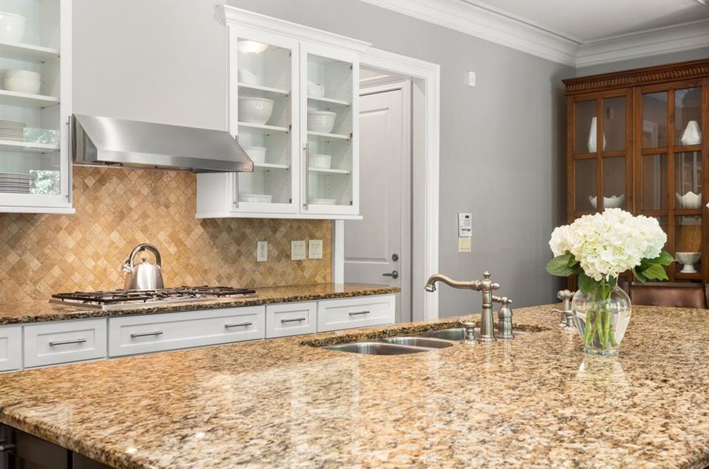 2844 Laurelgate Dr, Decatur GA  30033-1463 exterior