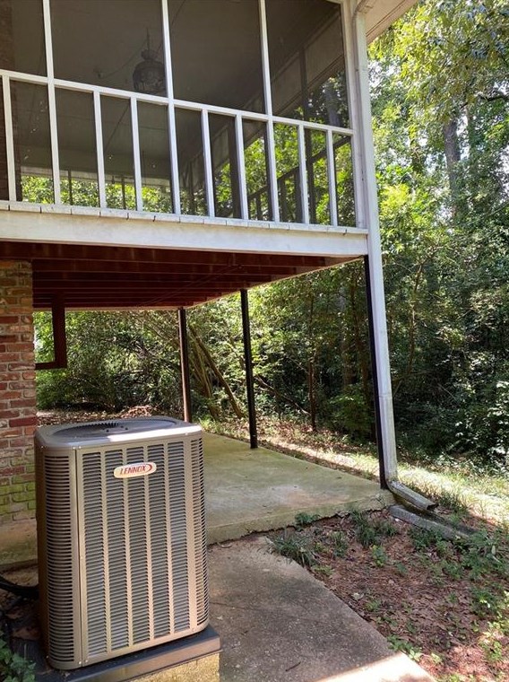 1678 Deerfield Cir, Decatur GA  30033-1429 exterior