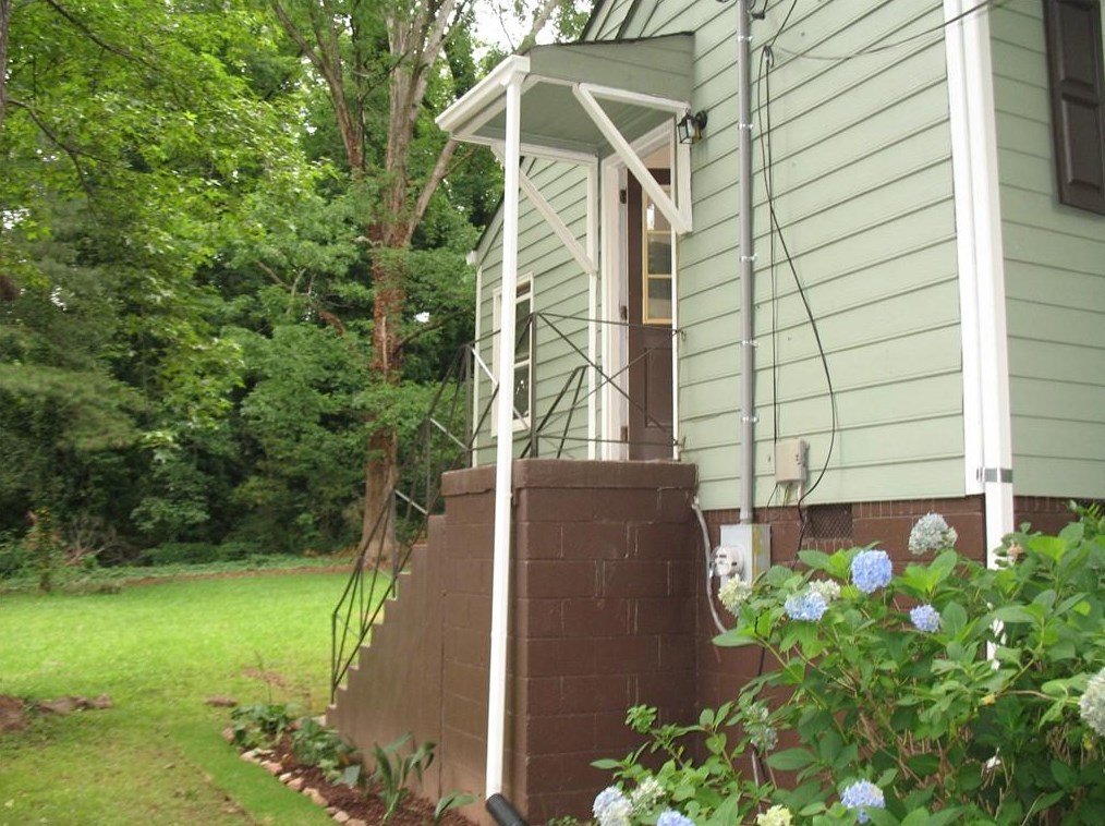 1852 Ridgeland Dr, Decatur GA  30032-4914 exterior