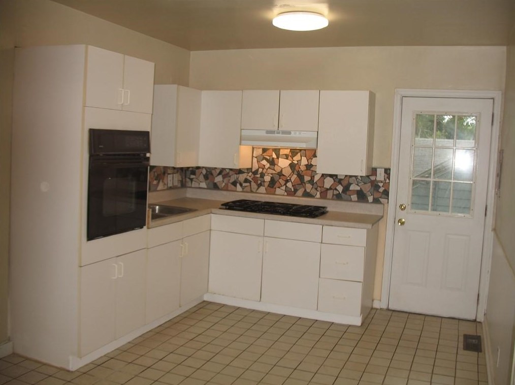 1852 Ridgeland Dr, Decatur GA  30032-4914 exterior