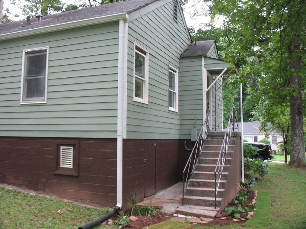 1852 Ridgeland Dr, Decatur GA  30032-4914 exterior