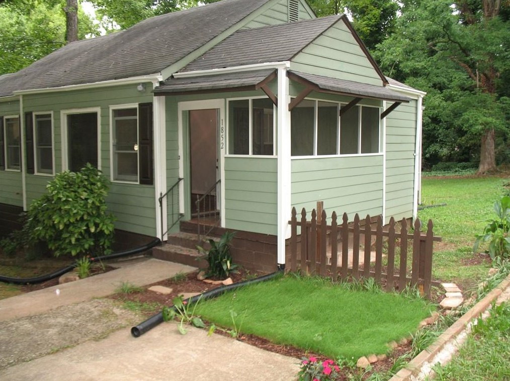 1852 Ridgeland Dr, Decatur GA  30032-4914 exterior