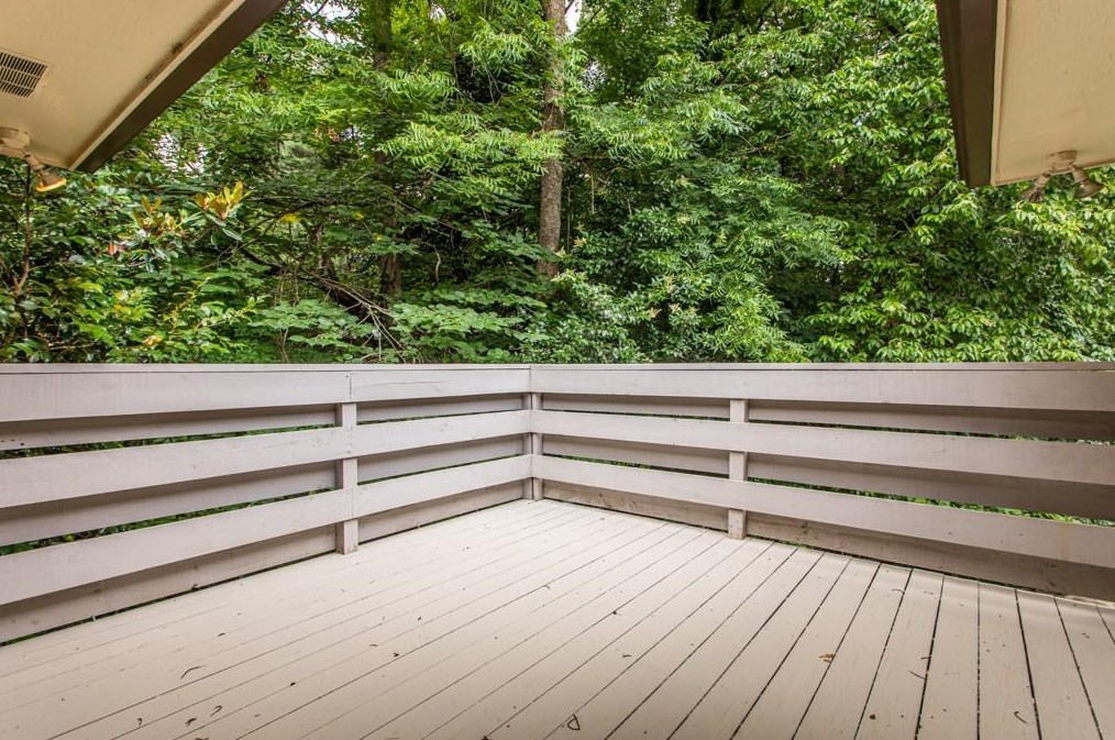 1364 Amanda Cir, Decatur GA  30033-1903 exterior