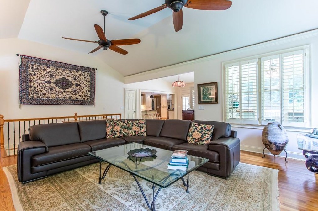 1364 Amanda Cir, Decatur GA  30033-1903 exterior