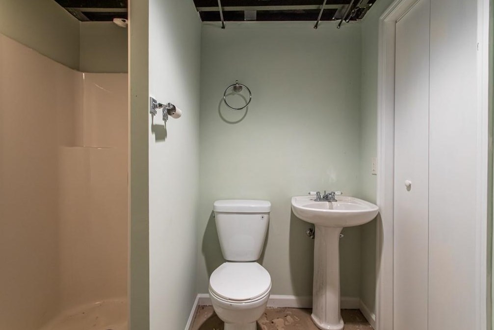 1364 Amanda Cir, Decatur GA  30033-1903 exterior