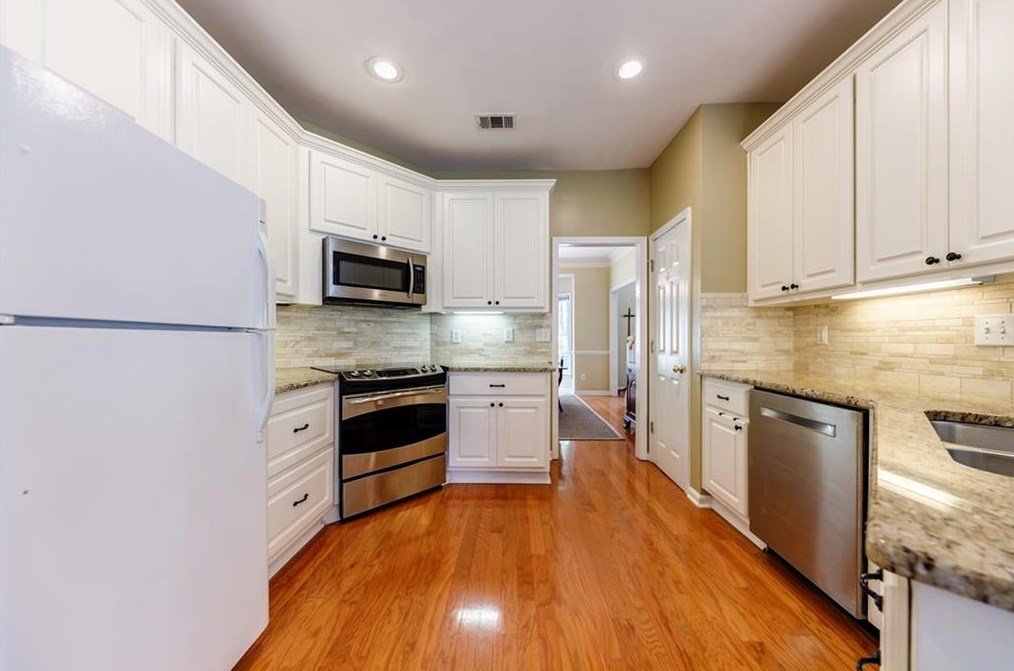 2804 Wilson Gln, Decatur GA  30033-1457 exterior