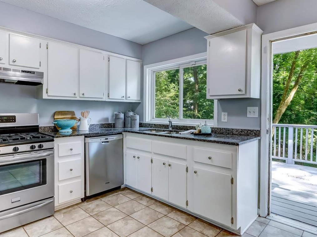 2417 Hillside Ave, Decatur GA  30032-4127 exterior