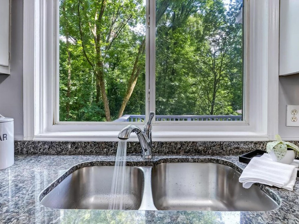 2417 Hillside Ave, Decatur GA  30032-4127 exterior