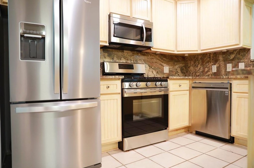 81 Fair Haven Way, Smyrna GA  30080-8090 exterior