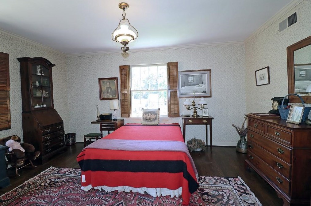 775 Weatherly Ln, Atlanta GA  30328-3651 exterior