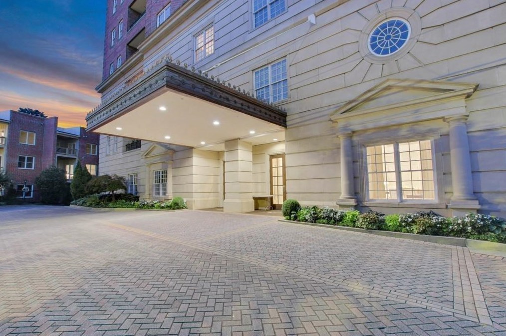 3657 Peachtree Rd, Atlanta GA  30341-2338 exterior