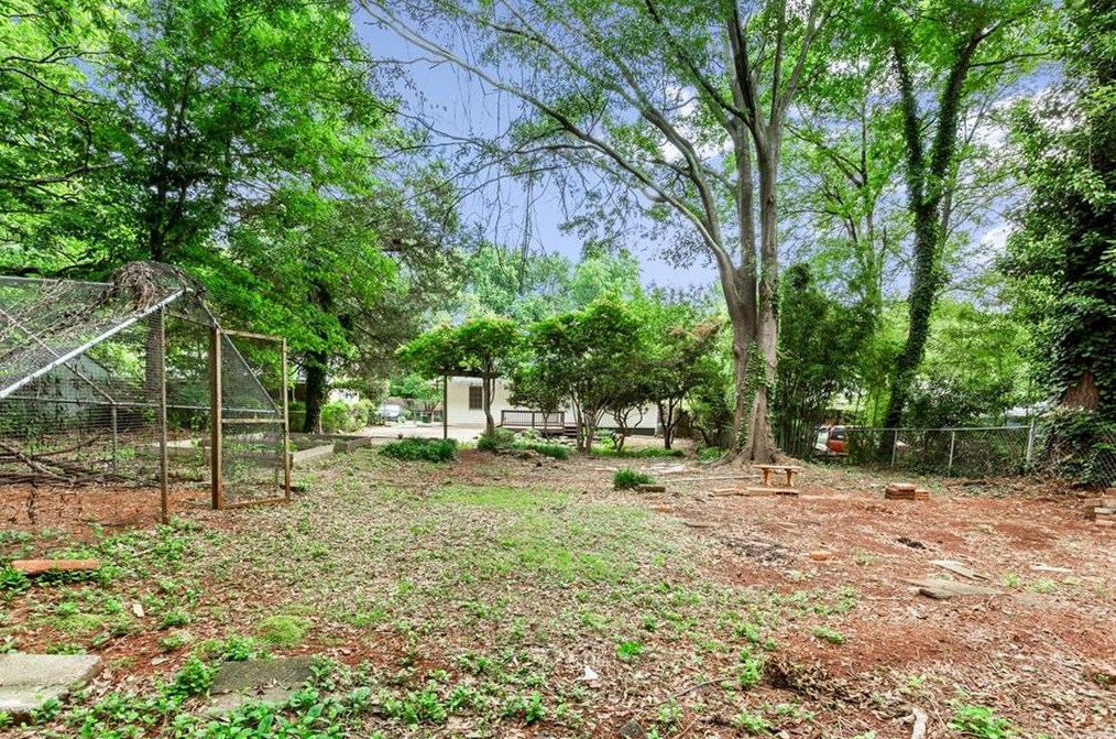 3367 Phillips Cir, Decatur GA  30032-4704 exterior