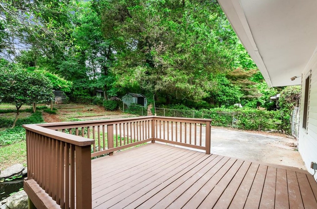 3367 Phillips Cir, Decatur GA  30032-4704 exterior