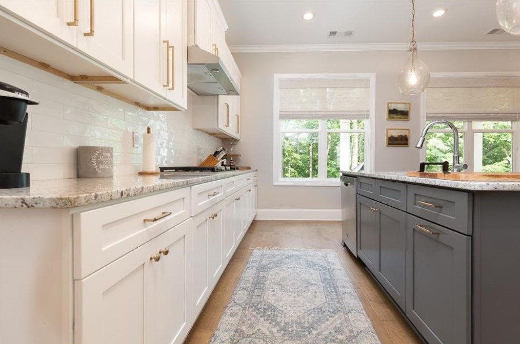 5711 Calm Valley Pt, Flowery Branch GA  30542-8403 exterior