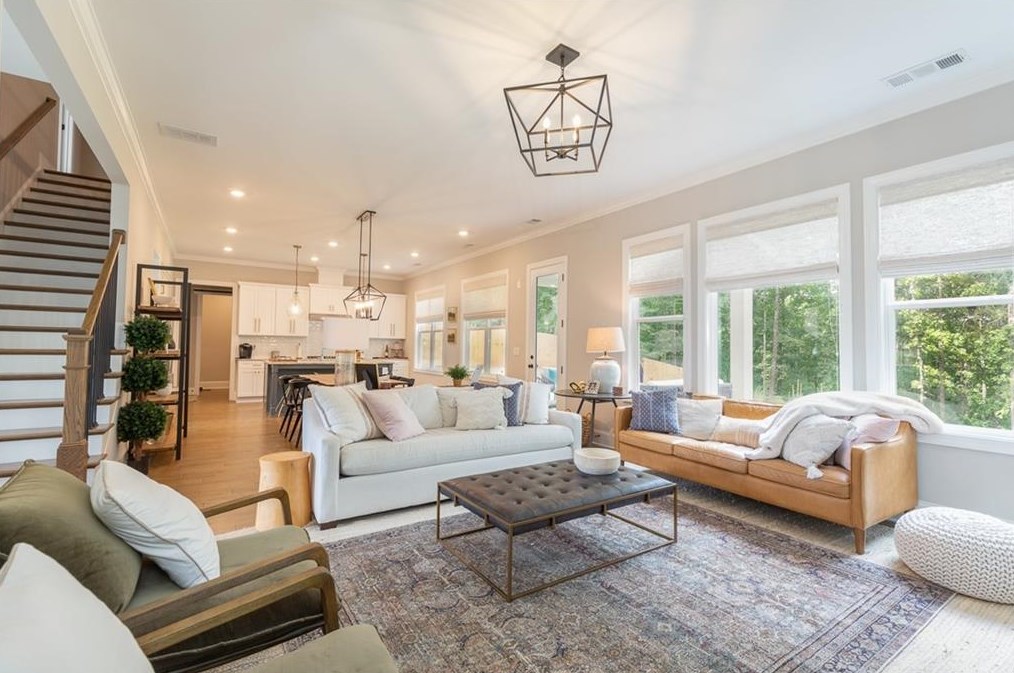 5711 Calm Valley Pt, Flowery Branch GA  30542-8403 exterior
