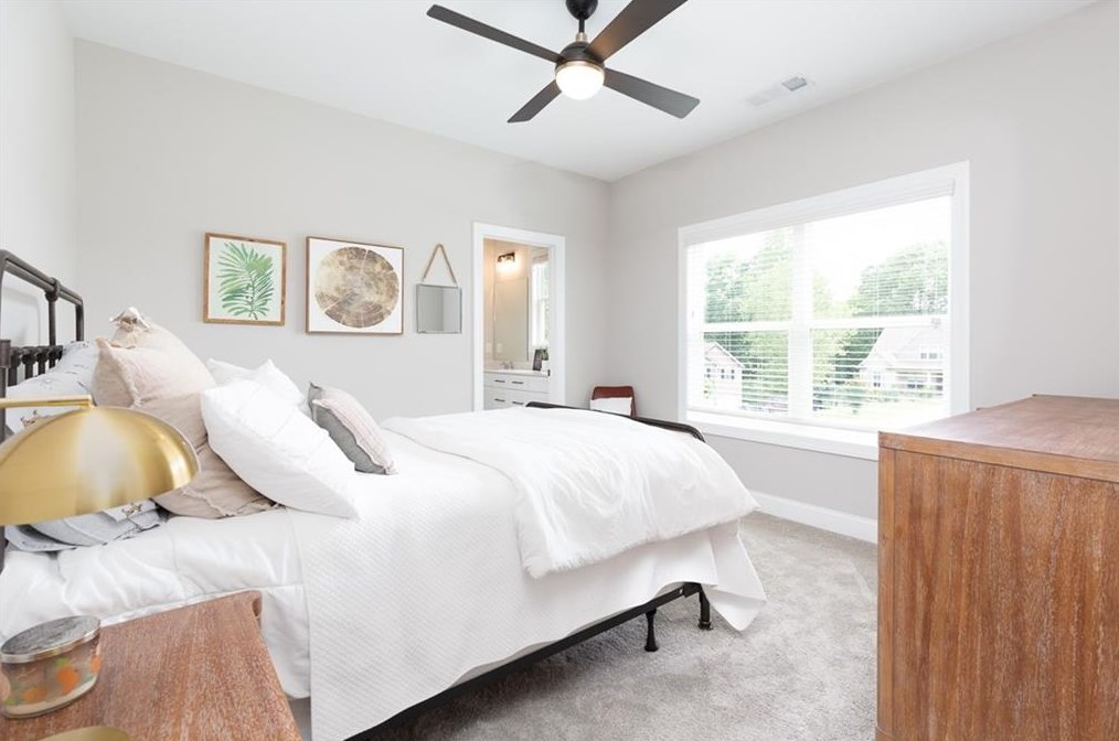5711 Calm Valley Pt, Flowery Branch GA  30542-8403 exterior