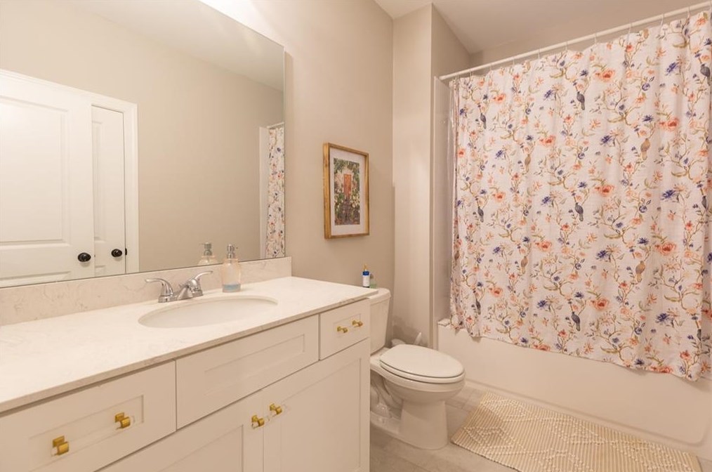 5711 Calm Valley Pt, Flowery Branch GA  30542-8403 exterior