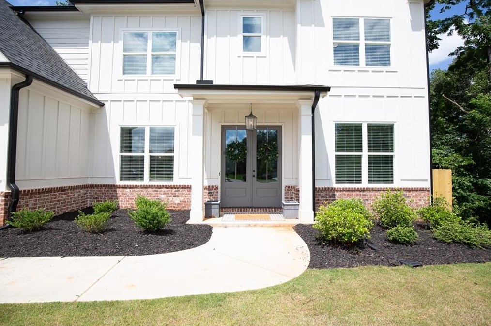 5711 Calm Valley Pt, Flowery Branch GA  30542-8403 exterior