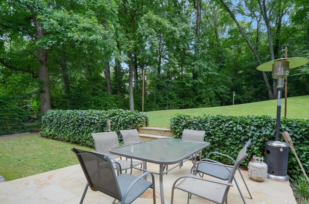 2462 Hunting Valley Dr, Decatur GA  30033-4228 exterior