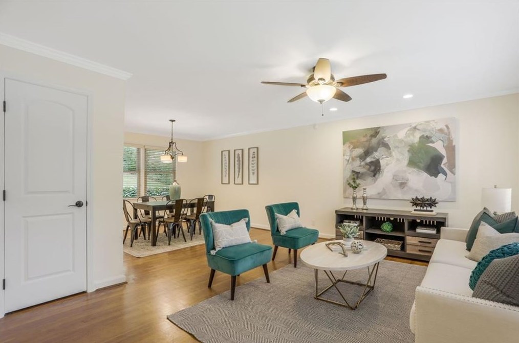 2462 Hunting Valley Dr, Decatur GA  30033-4228 exterior