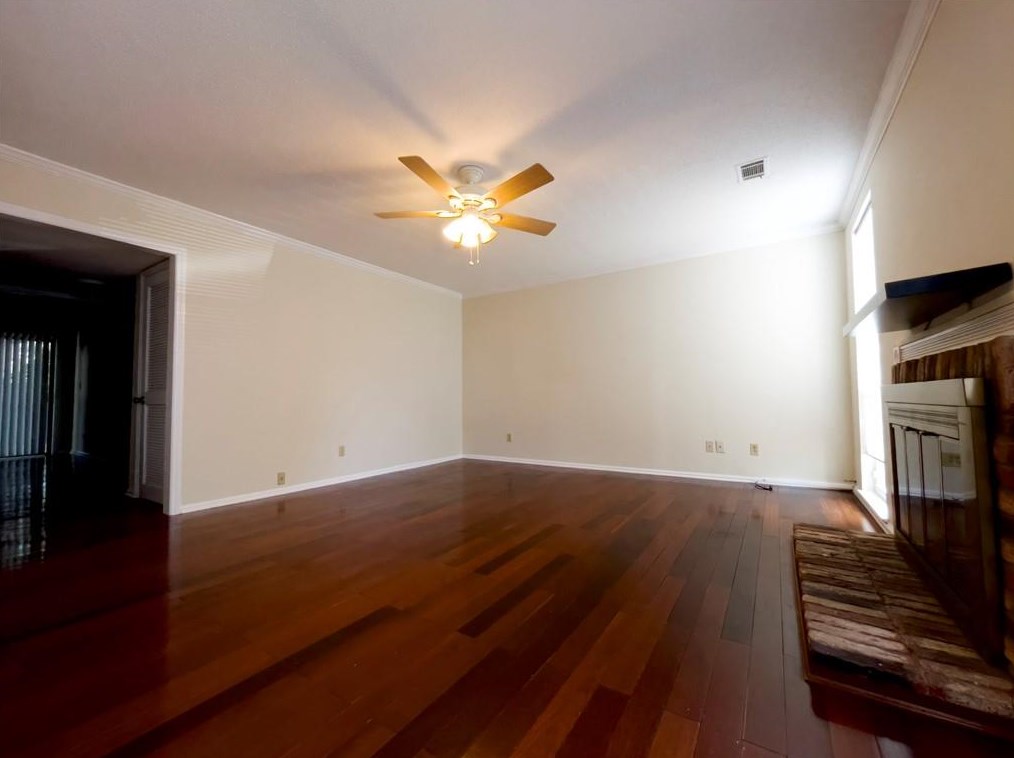 1061 Riverbend Club Dr, Atlanta GA  30339-2806 exterior