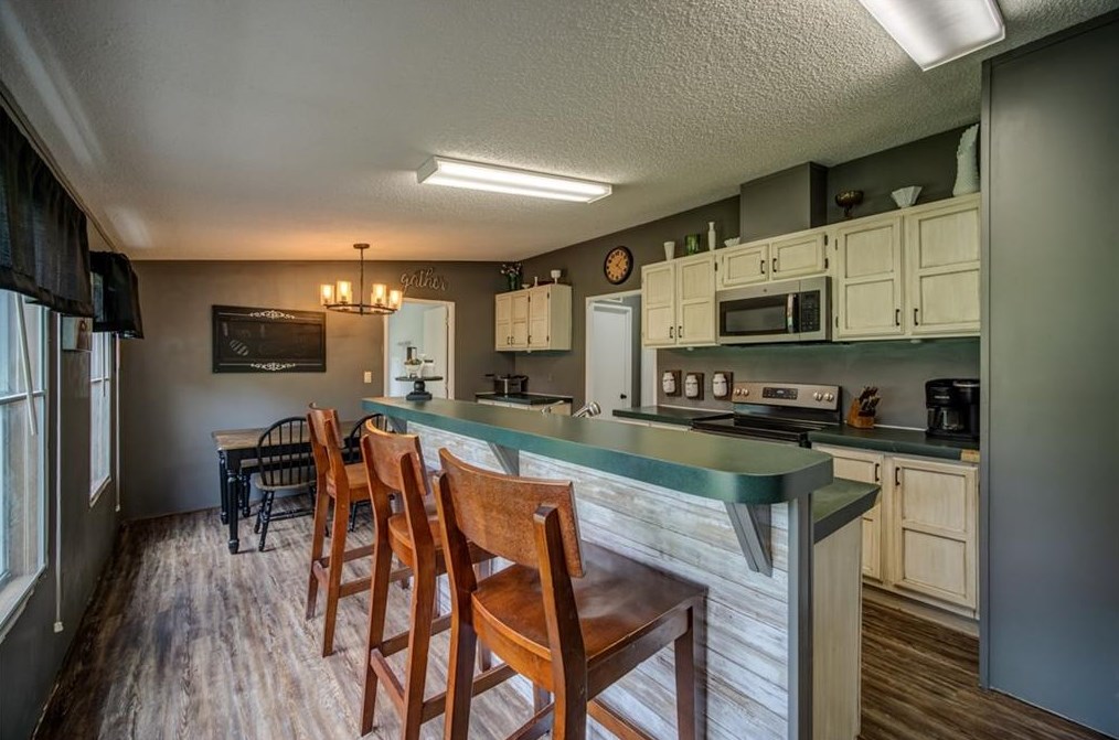 2087 Scoggins Rd, Dallas GA  30157-0606 exterior