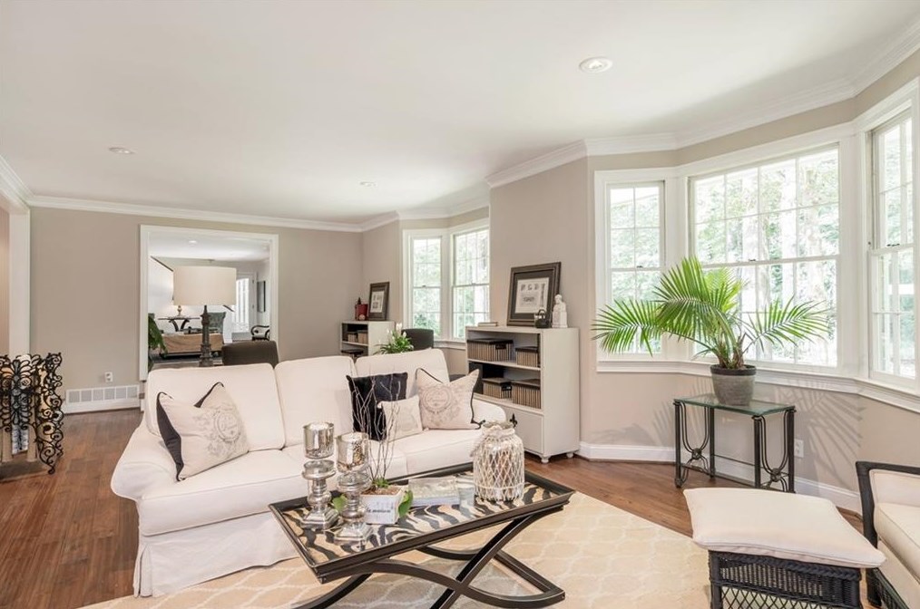 3435 Vly Rd, Atlanta GA  30305-1026 exterior