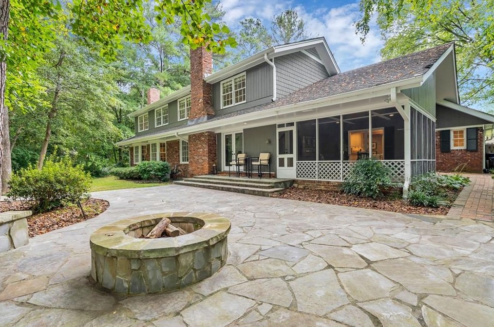 3435 Vly Rd, Atlanta GA  30305-1026 exterior