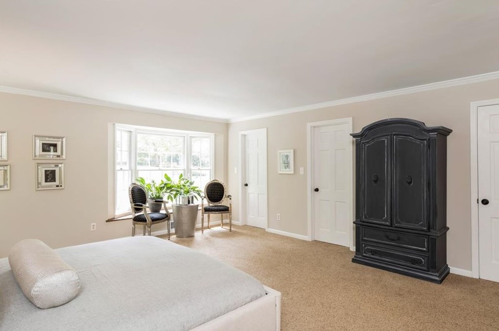 3435 Vly Rd, Atlanta GA  30305-1026 exterior