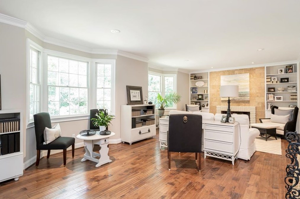 3435 Vly Rd, Atlanta GA  30305-1026 exterior