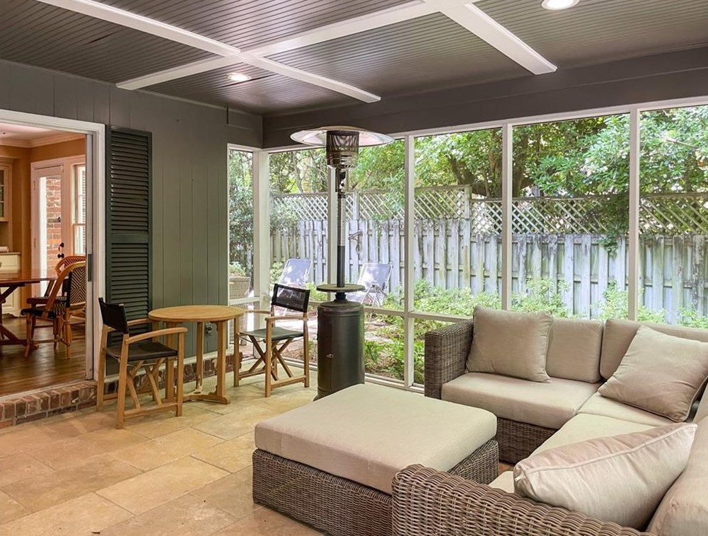 3435 Vly Rd, Atlanta GA  30305-1026 exterior