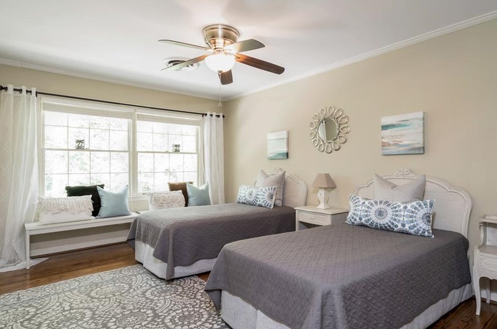 3435 Vly Rd, Atlanta GA  30305-1026 exterior