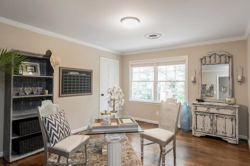 3435 Vly Rd, Atlanta GA  30305-1026 exterior