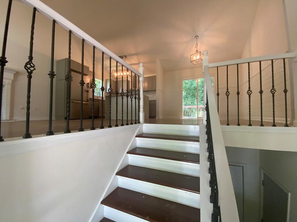 2017 Sandlake Dr, Atlanta GA  30331-8740 exterior