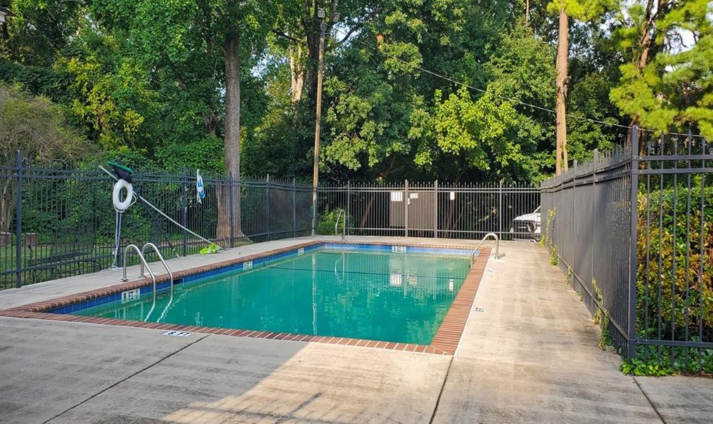 3660 Peachtree Rd, Atlanta GA  30341-2337 exterior