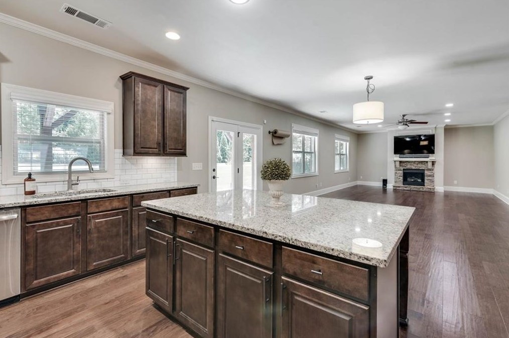 6710 Tulip Plantation Rd, Alpharetta GA  30004-0529 exterior